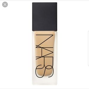 Nars Tahoe  All Day weightless foundation new